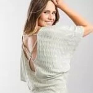 Daytrip strappy back textured green white top Med